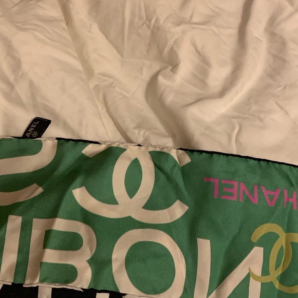 Stunning Authentic limited edition rare and collectible Chanel scarf.Must have! - Picture 2 of 14